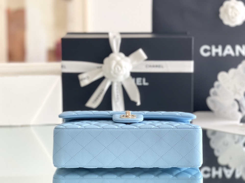 Chanel CF 𝘾𝙡𝙖𝙨𝙨𝙞𝙘 𝙁𝙡𝙖𝙥 bag 25cm Mirror Boutique