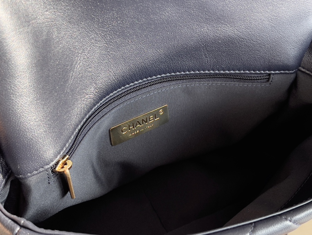 Chanel 19bag 26m Mirror Boutique