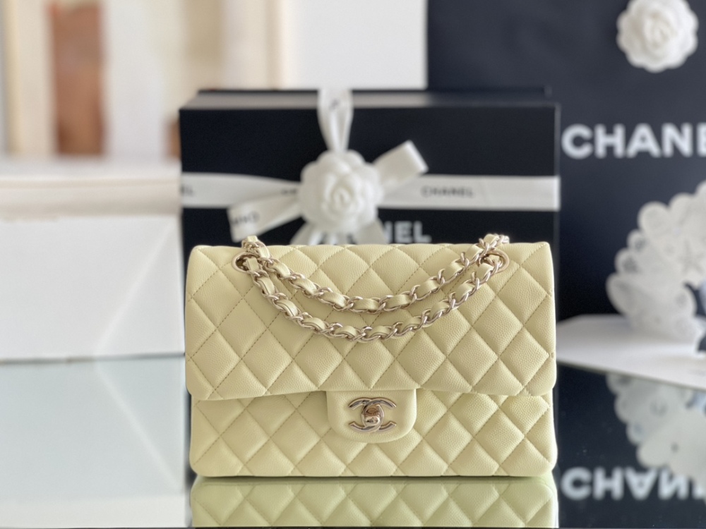 Chanel CF 𝘾𝙡𝙖𝙨𝙨𝙞𝙘 𝙁𝙡𝙖𝙥 bag 23cm Mirror Boutique