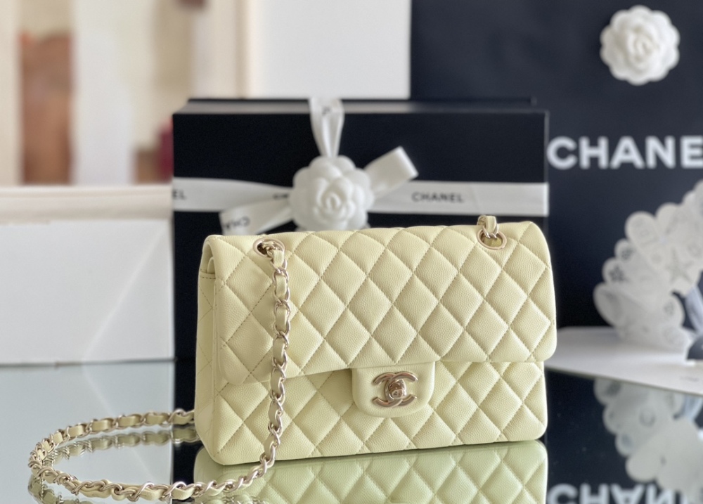 Chanel CF 𝘾𝙡𝙖𝙨𝙨𝙞𝙘 𝙁𝙡𝙖𝙥 bag 23cm Mirror Boutique
