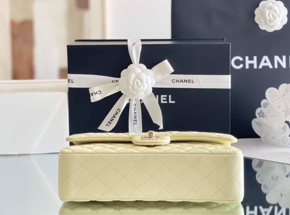 Chanel CF 𝘾𝙡𝙖𝙨𝙨𝙞𝙘 𝙁𝙡𝙖𝙥 bag 25cm Mirror Boutique
