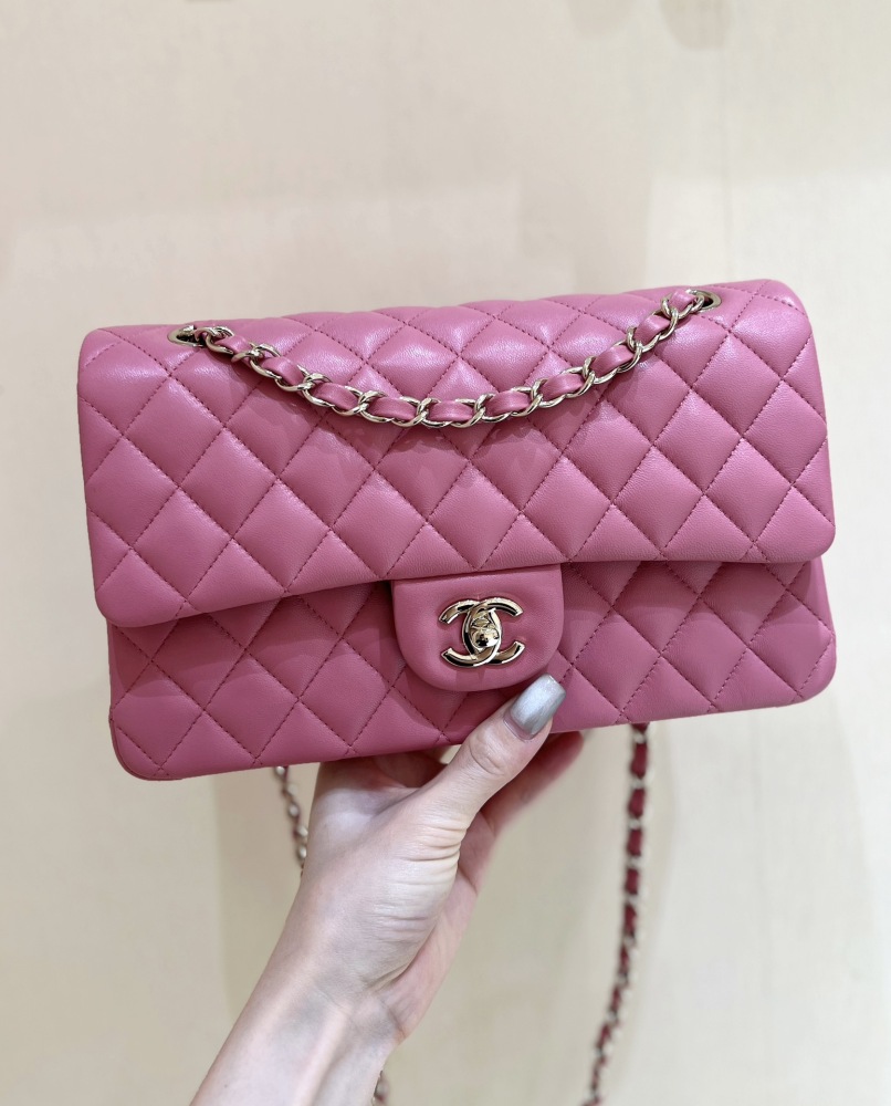 Chanel CF 𝘾𝙡𝙖𝙨𝙨𝙞𝙘 𝙁𝙡𝙖𝙥 bag 24c new MM 25cm Mirror Boutique