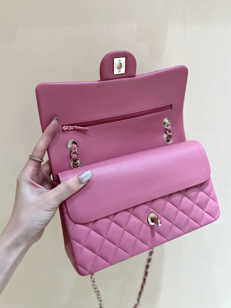 Chanel CF 𝘾𝙡𝙖𝙨𝙨𝙞𝙘 𝙁𝙡𝙖𝙥 bag 24c new MM 25cm Mirror Boutique