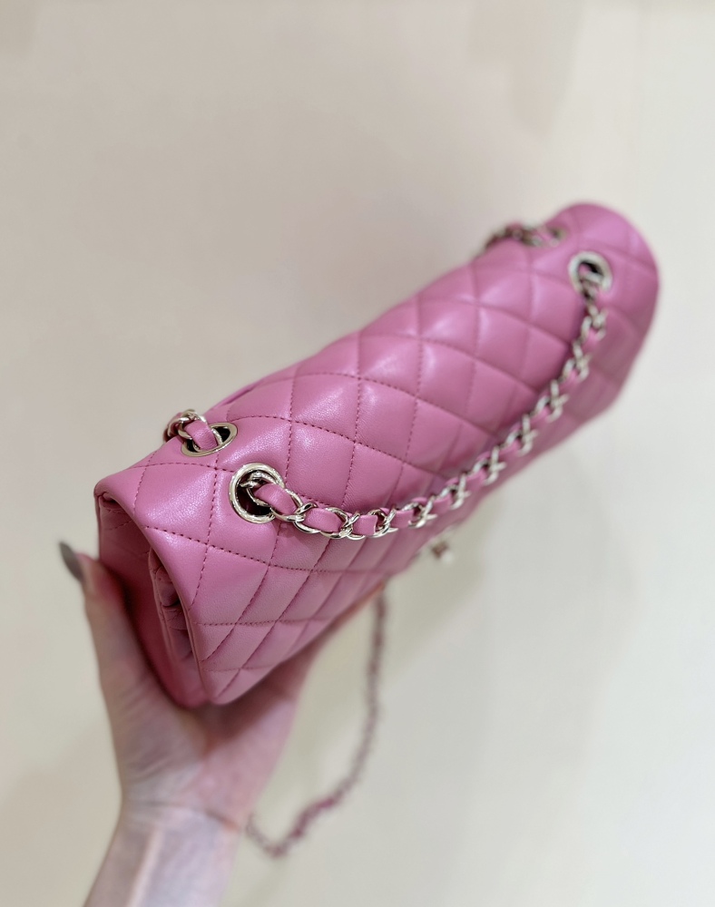 Chanel CF 𝘾𝙡𝙖𝙨𝙨𝙞𝙘 𝙁𝙡𝙖𝙥 bag 24c new MM 25cm Mirror Boutique