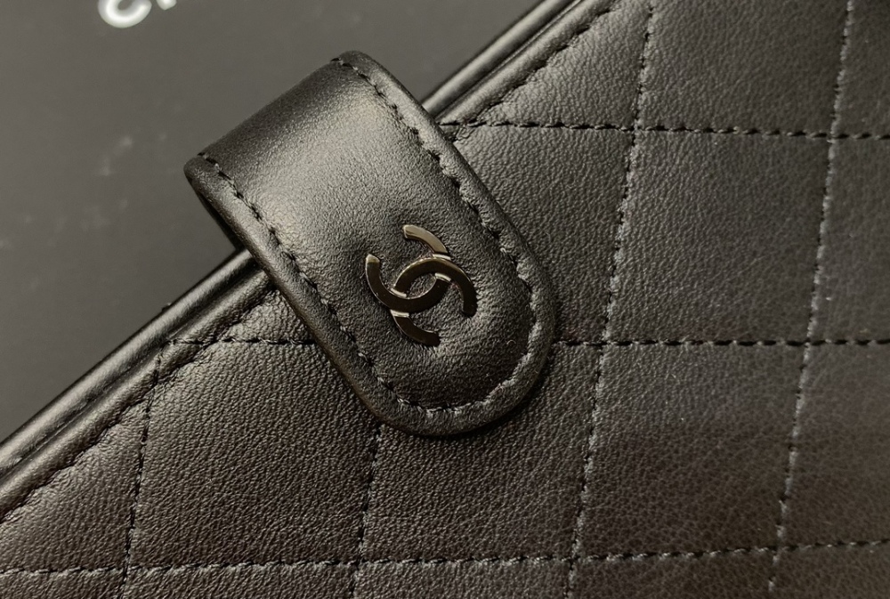 Chanel 24S wallet Mirror Boutique