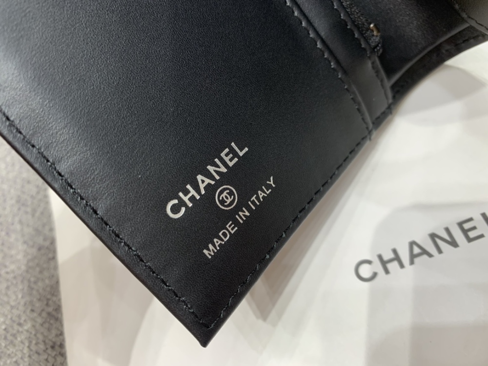 Chanel 24S wallet Mirror Boutique