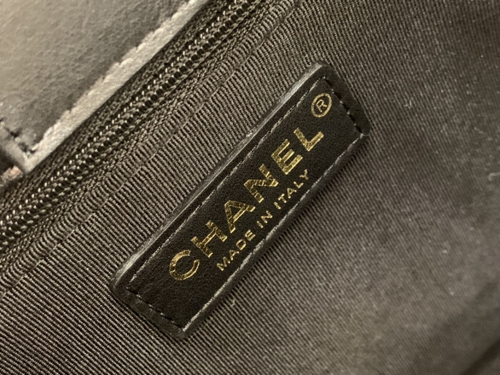 Chanel HOBO black bag Mirror Boutique