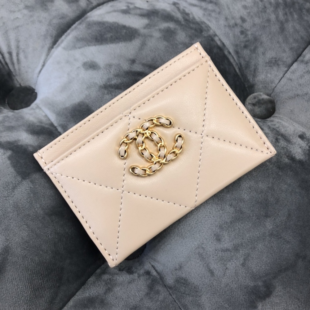Chanel wallet Mirror Boutique
