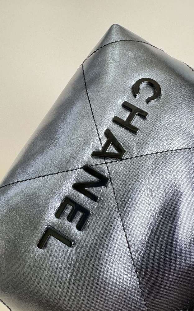 Chanel mini 22bag tote Mirror Boutique