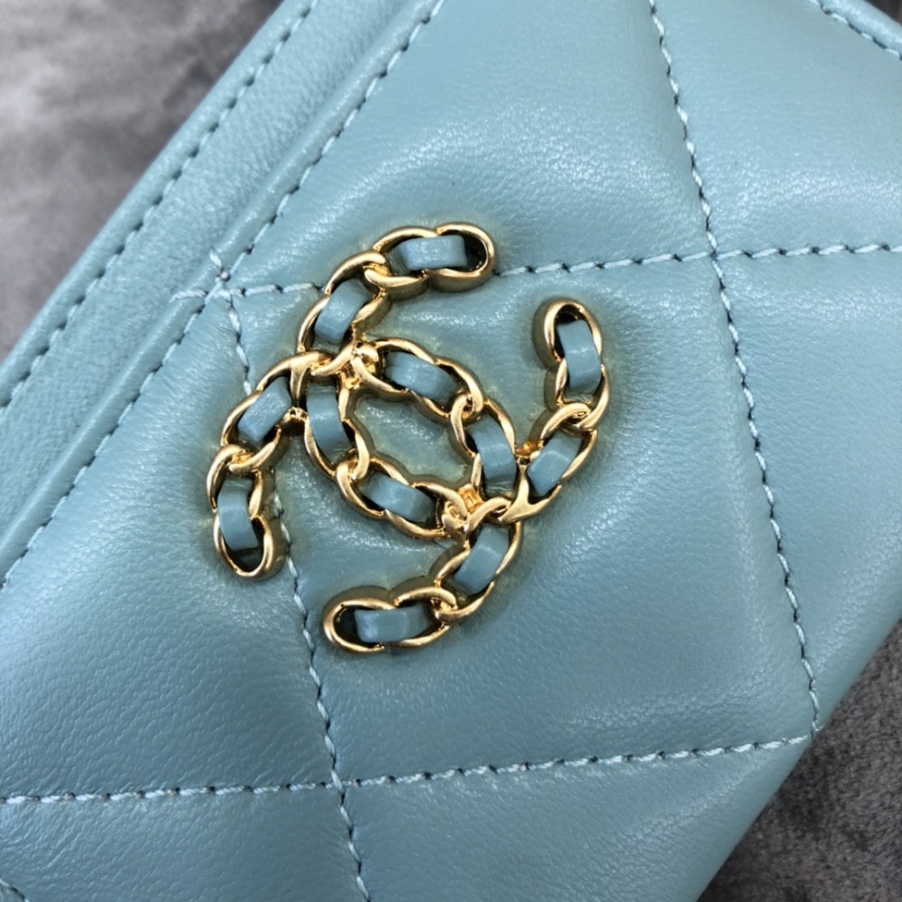 Chanel wallet Mirror Boutique