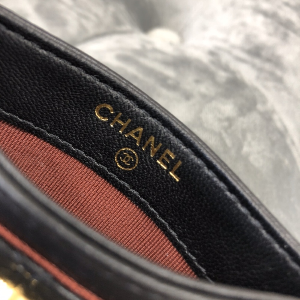 Chanel wallet Mirror Boutique