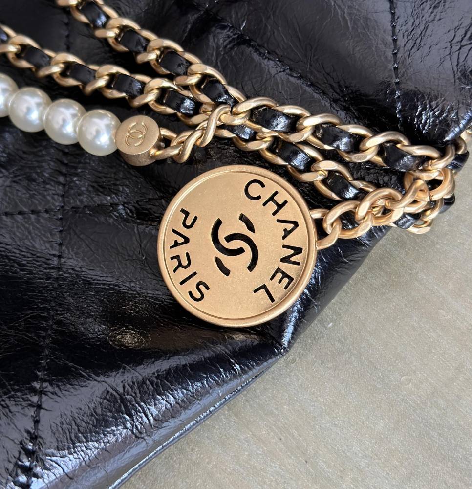Chanel mini 22bag tote Mirror Boutique
