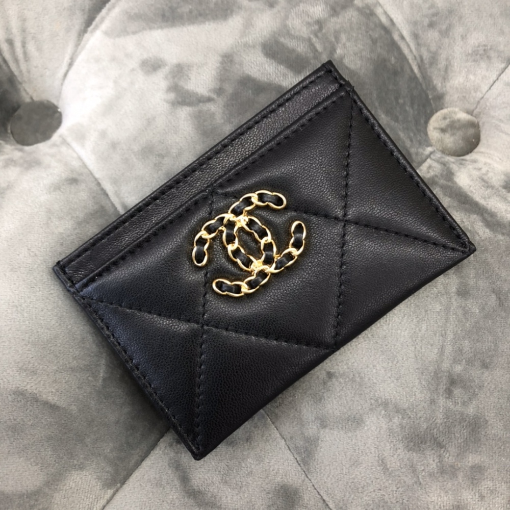 Chanel wallet Mirror Boutique