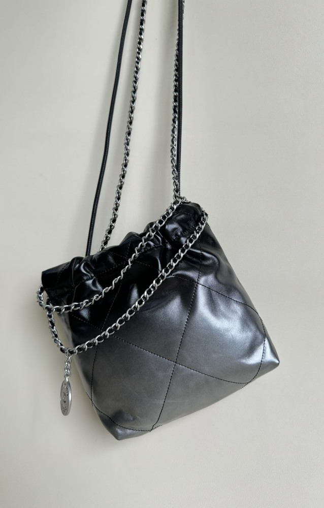 Chanel mini 22bag tote Mirror Boutique