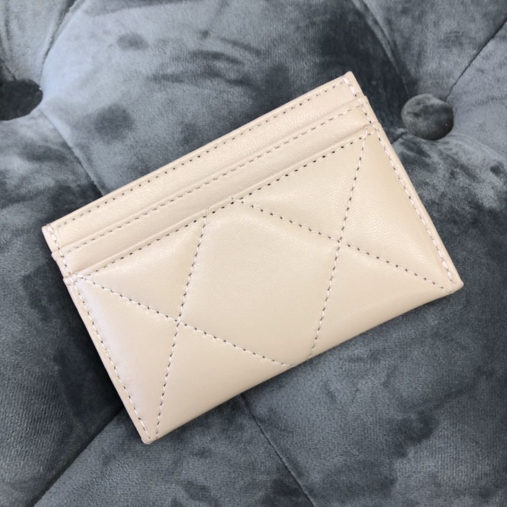 Chanel wallet Mirror Boutique
