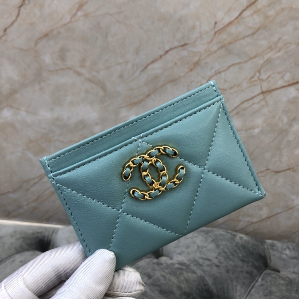 Chanel wallet Mirror Boutique