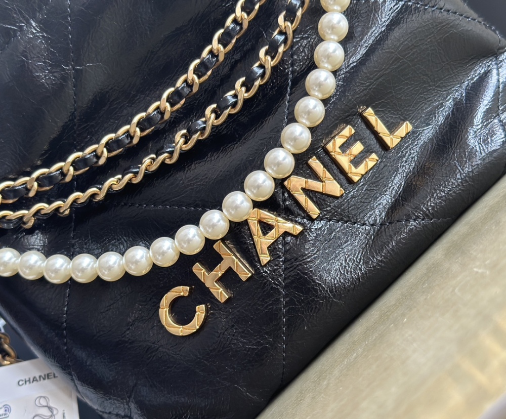 Chanel mini 22bag tote Mirror Boutique