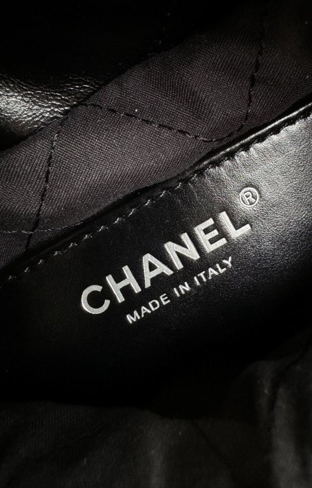 Chanel mini 22bag tote Mirror Boutique