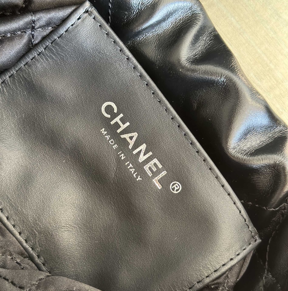 Chanel mini 22bag tote Mirror Boutique