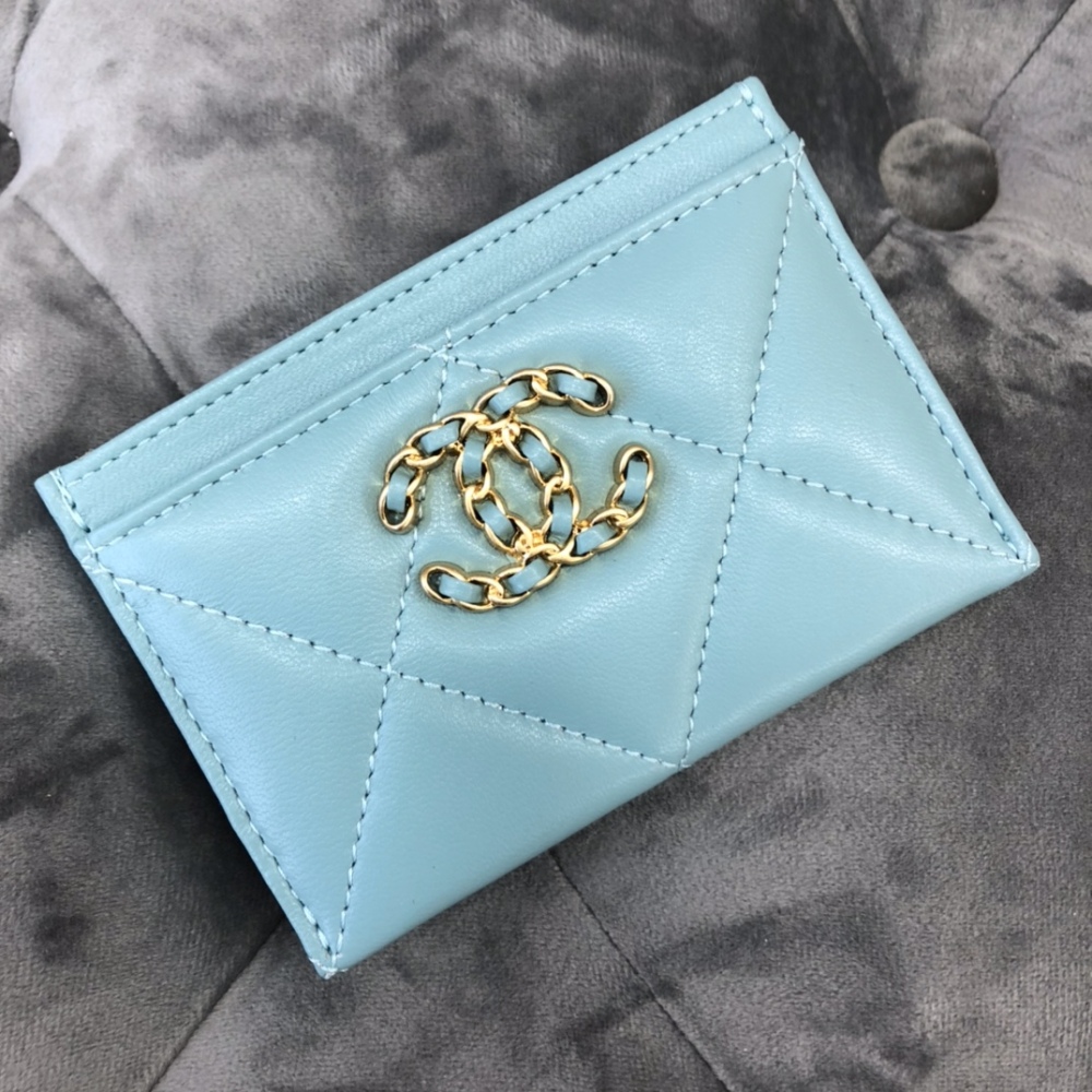 Chanel wallet Mirror Boutique