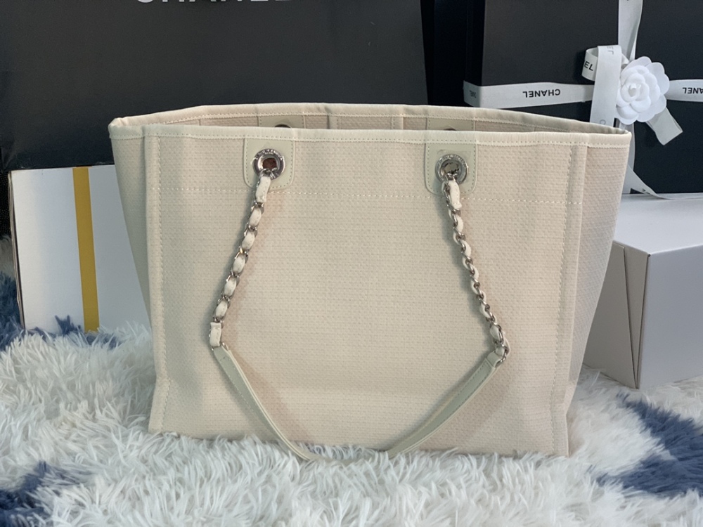 Chanel beach tote AS67001 Mirror Boutique