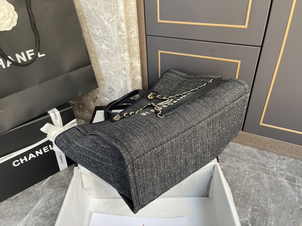 Chanel beach tote AS66941 Mirror Boutique
