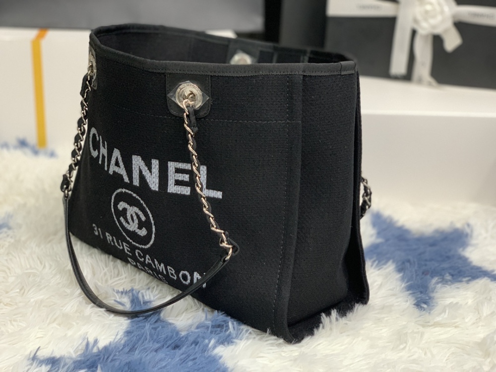 Chanel beach tote AS67001 Mirror Boutique