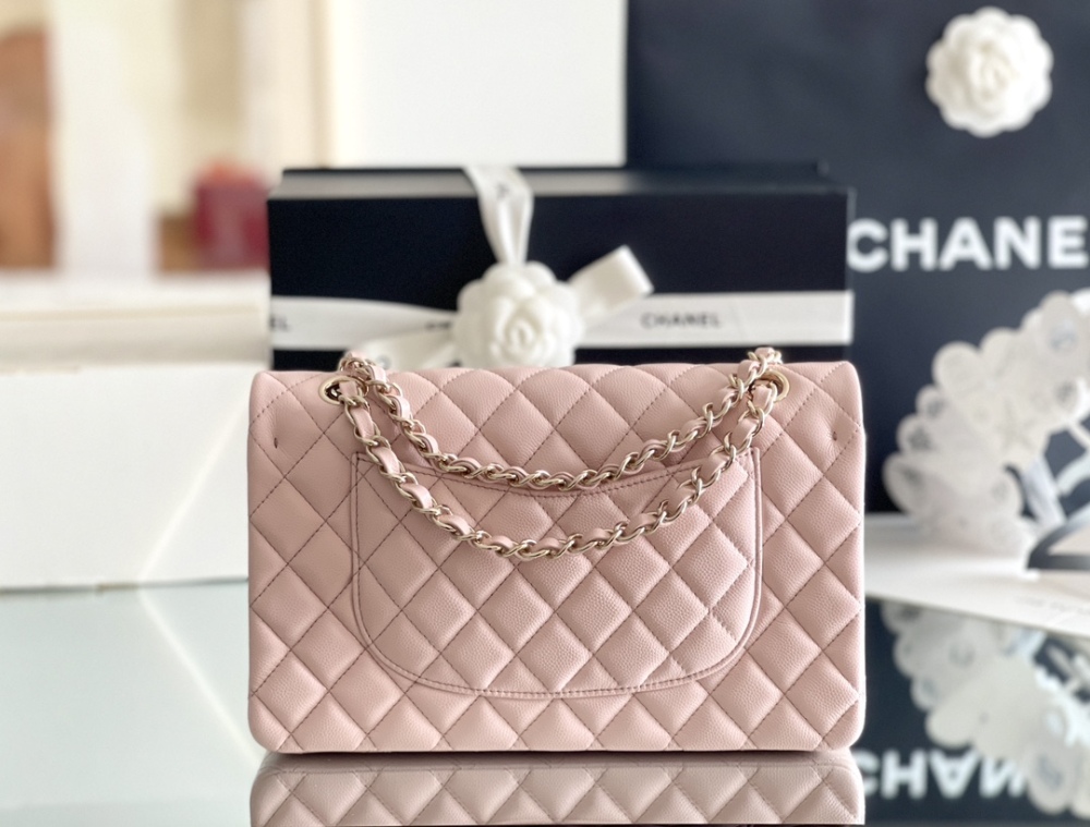 Chanel 𝘾𝙡𝙖𝙨𝙨𝙞𝙘 𝙁𝙡𝙖𝙥 bag MM 25cm Mirror Boutique
