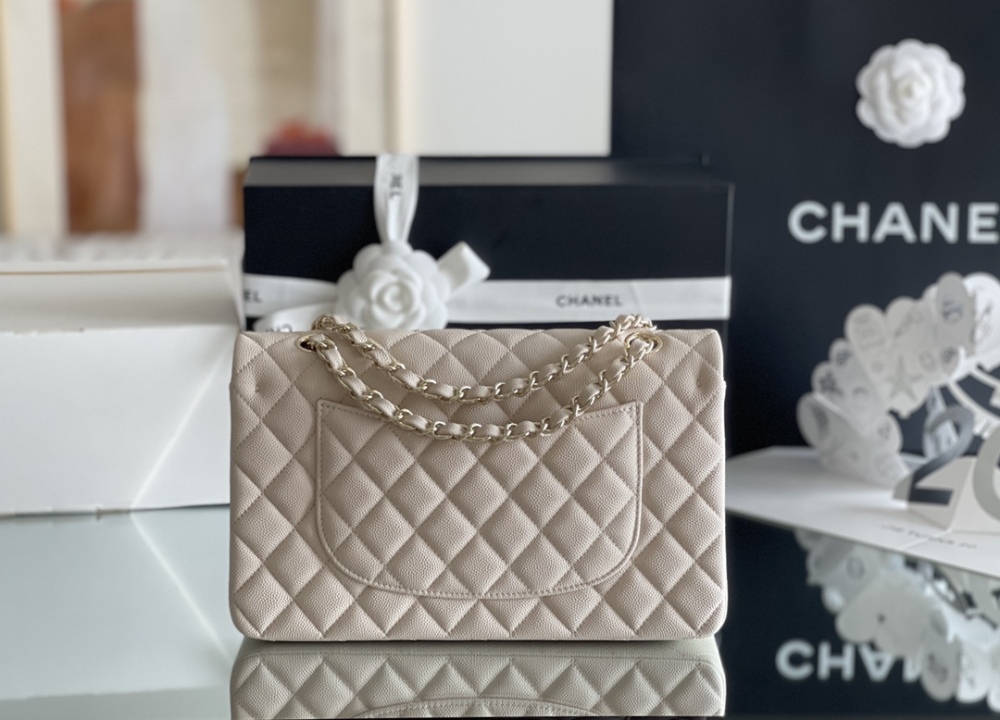 Chanel 𝘾𝙡𝙖𝙨𝙨𝙞𝙘 𝙁𝙡𝙖𝙥 bag MM 25cm Mirror Boutique