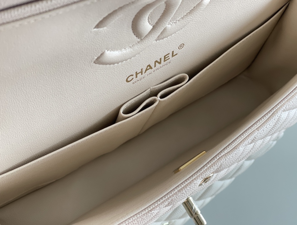 Chanel 𝘾𝙡𝙖𝙨𝙨𝙞𝙘 𝙁𝙡𝙖𝙥 bag MM 25cm Mirror Boutique