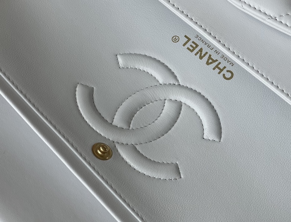 Chanel 𝘾𝙡𝙖𝙨𝙨𝙞𝙘 𝙁𝙡𝙖𝙥 CF bag MM 25cm Mirror Boutique