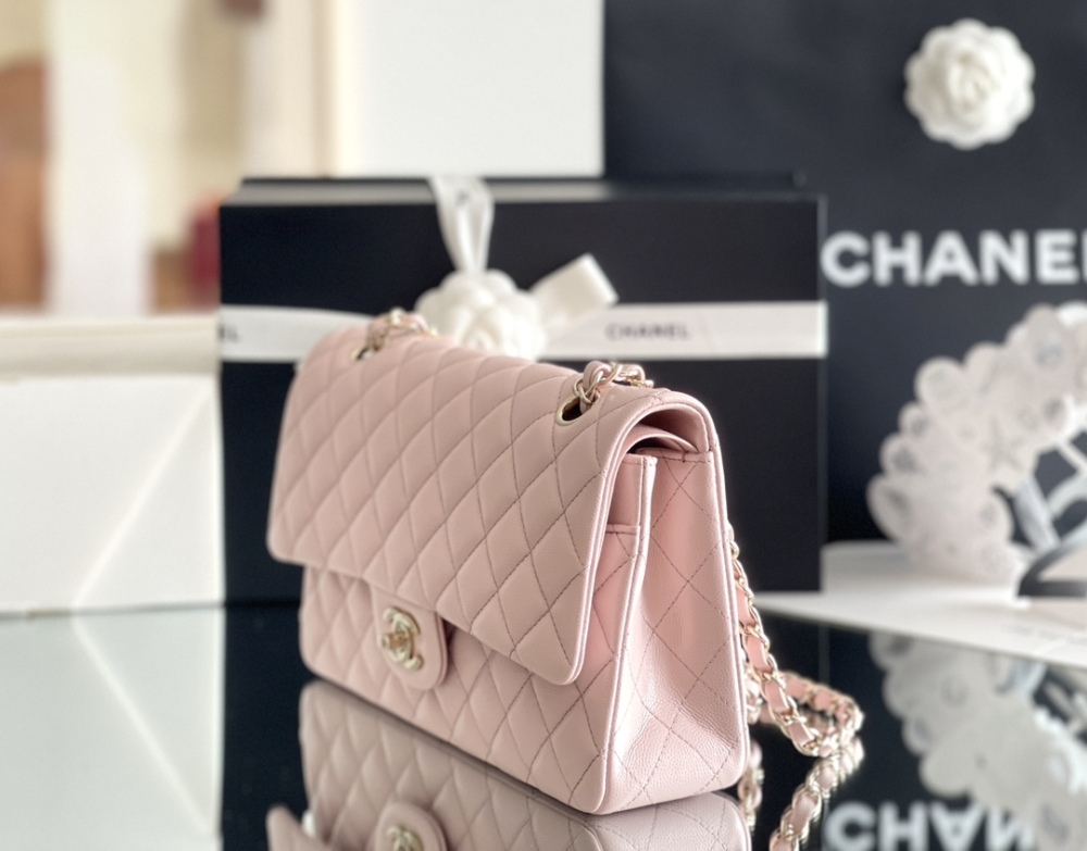 Chanel 𝘾𝙡𝙖𝙨𝙨𝙞𝙘 𝙁𝙡𝙖𝙥 bag MM 25cm Mirror Boutique