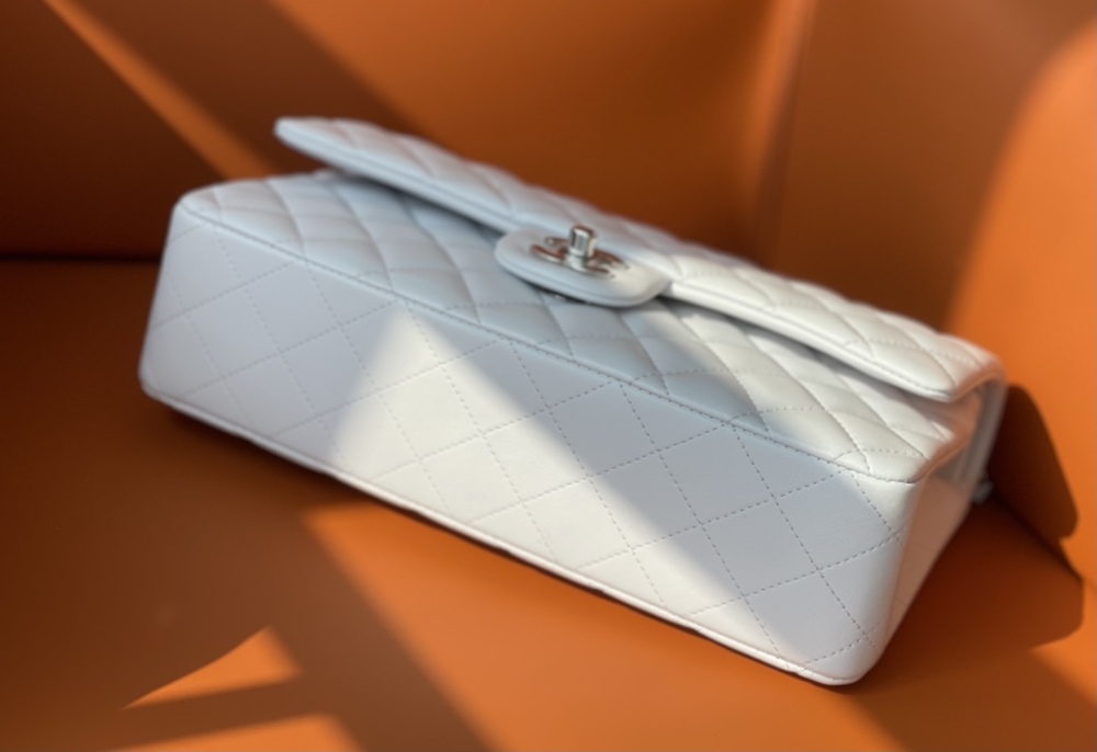 Chanel 𝘾𝙡𝙖𝙨𝙨𝙞𝙘 𝙁𝙡𝙖𝙥 CF bag MM 25cm Mirror Boutique