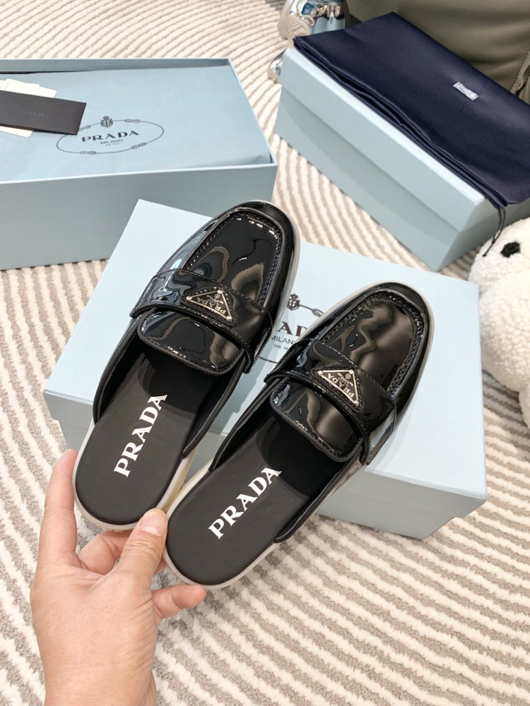 Prada slippers flat 2023