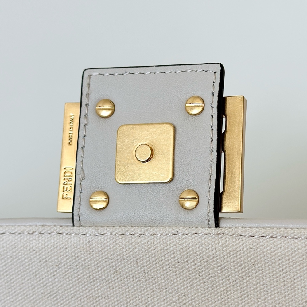 Fendi Baguette bag  0159MB Mirror Boutique