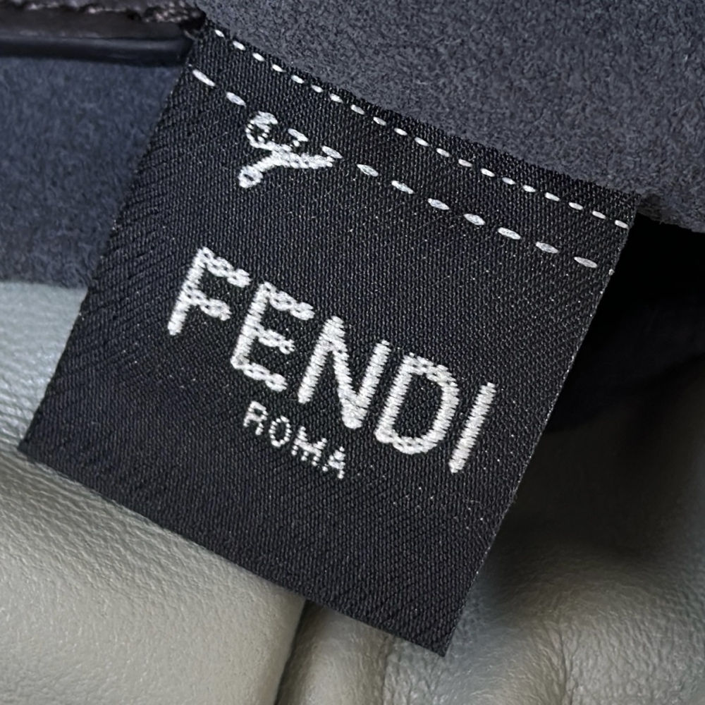 Fendi  Mamma Baguette 8677M Mirror Boutique