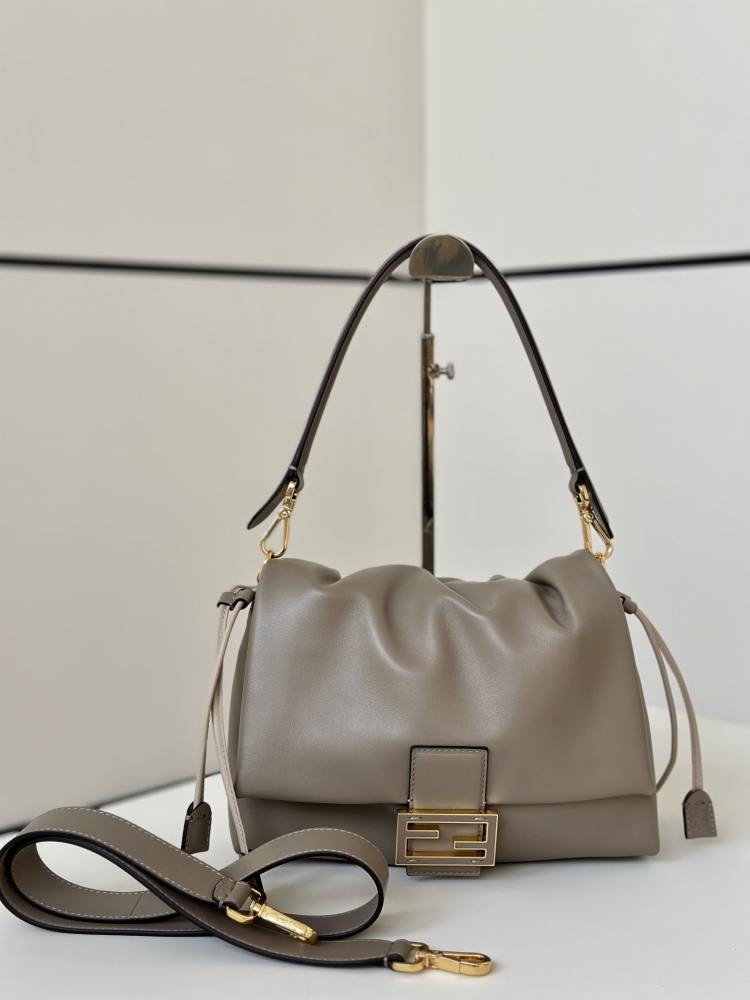 Fendi  Mamma Baguette 8677M Mirror Boutique