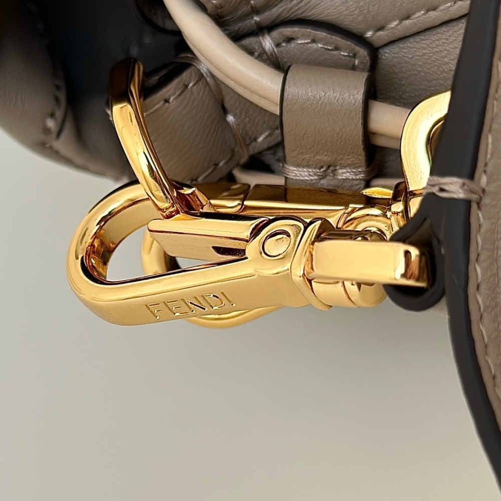 Fendi  Mamma Baguette 8677M Mirror Boutique