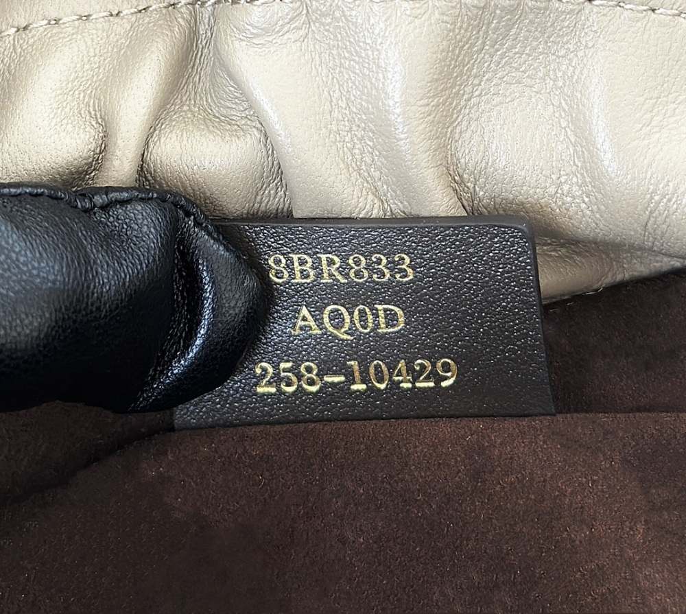 Fendi  Mamma Baguette 8677M Mirror Boutique