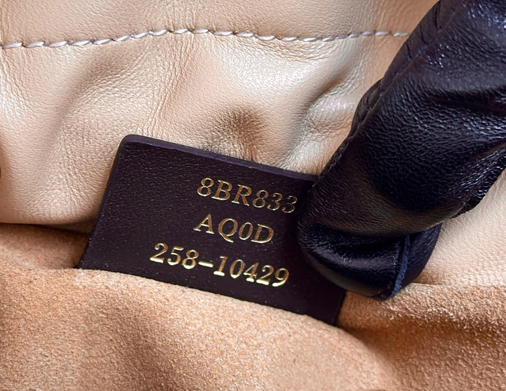 Fendi  Mamma Baguette 8677M Mirror Boutique