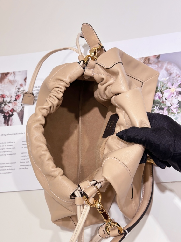Fendi  Mamma Baguette 8677M Mirror Boutique