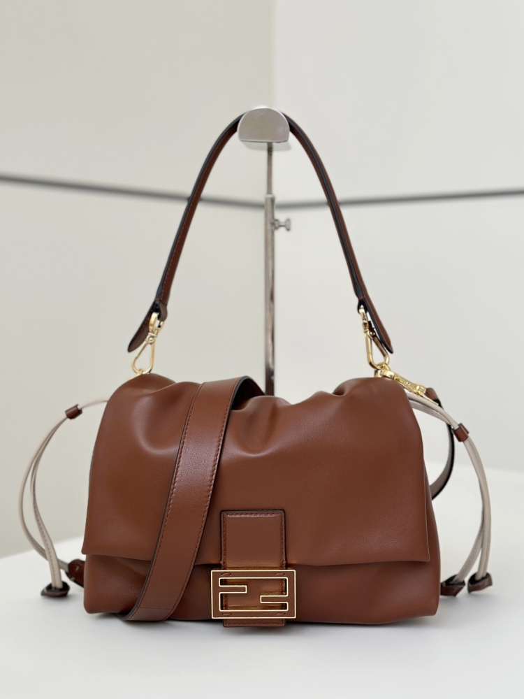 Fendi  Mamma Baguette 8677M Mirror Boutique