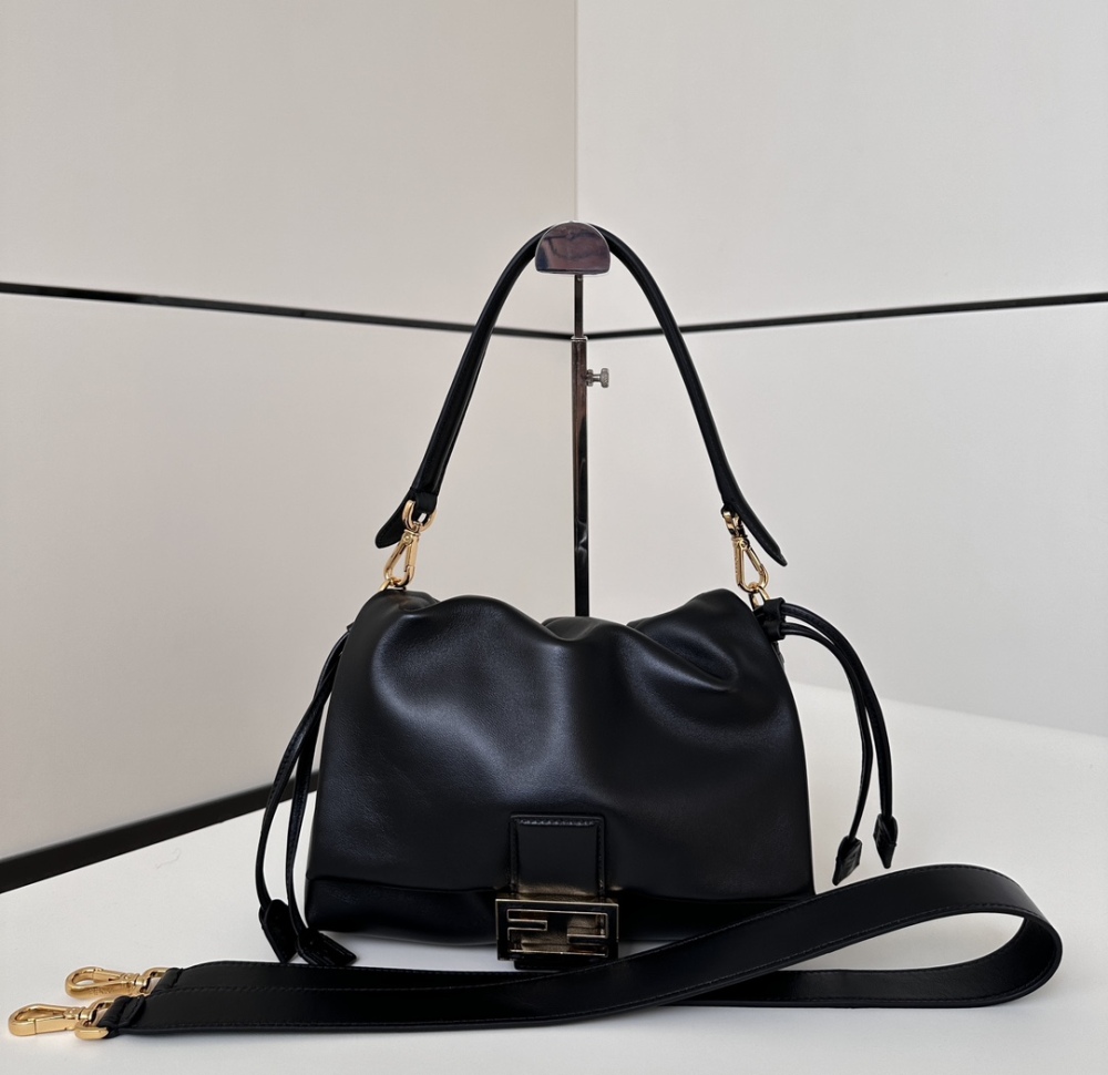 Fendi  Mamma Baguette 8677M Mirror Boutique