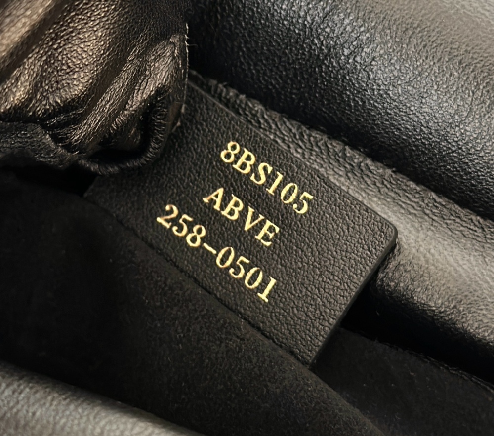Fendi  Mamma Baguette 8677M Mirror Boutique