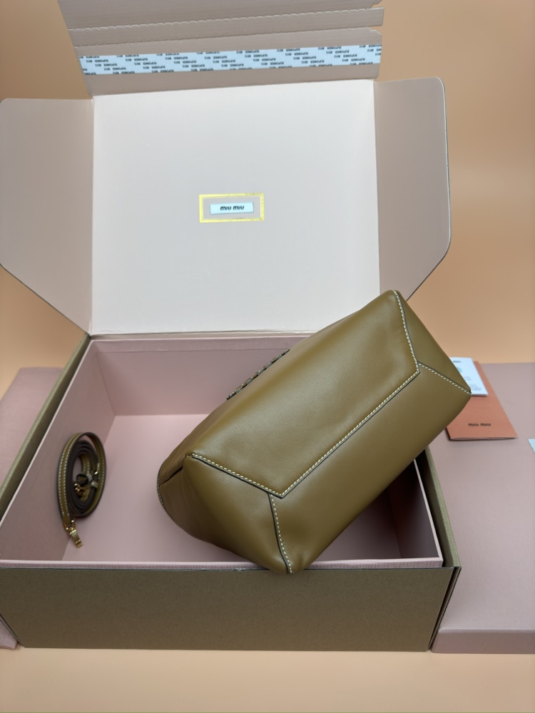 MiuMiu IVY tote 5BG288 Mirror Boutique