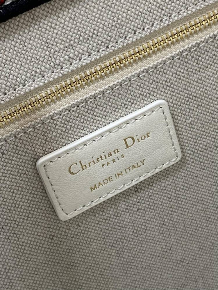 Dior Book Tote  2025 new MM 1286 Mirror Boutique