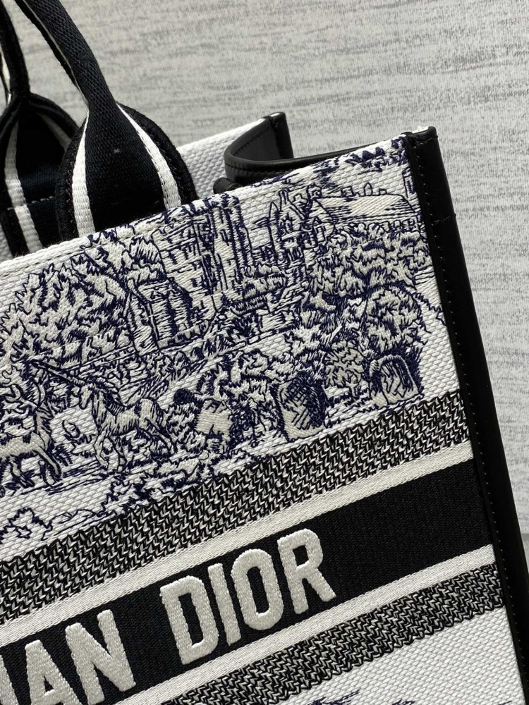 Dior Book Tote  2025 new MM 1286 Mirror Boutique