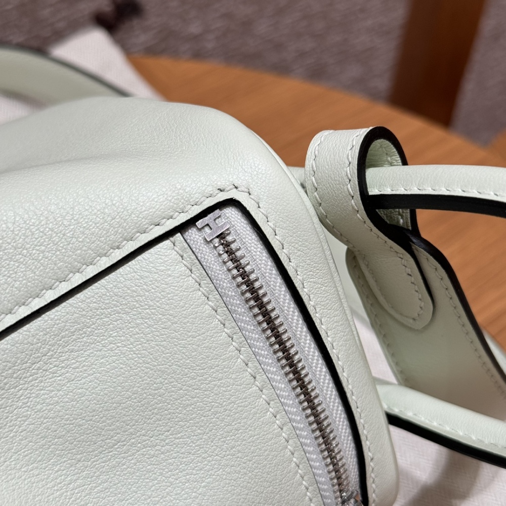 Hermès mini Lindy Mirror Boutique