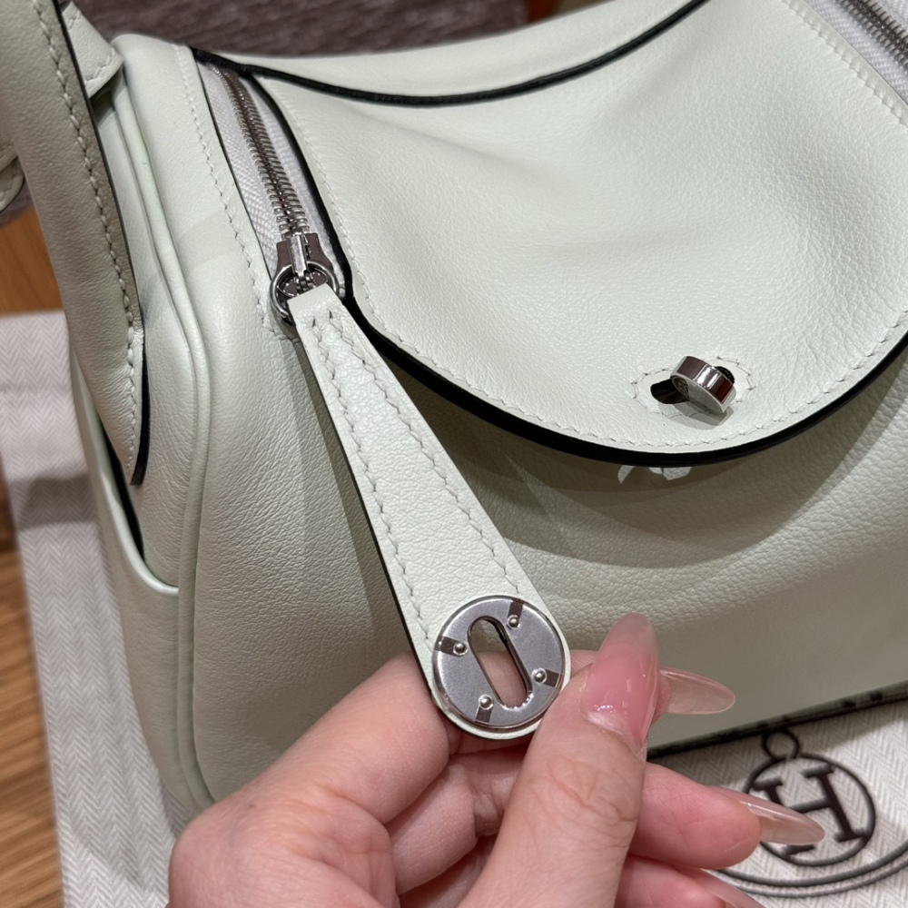Hermès mini Lindy Mirror Boutique
