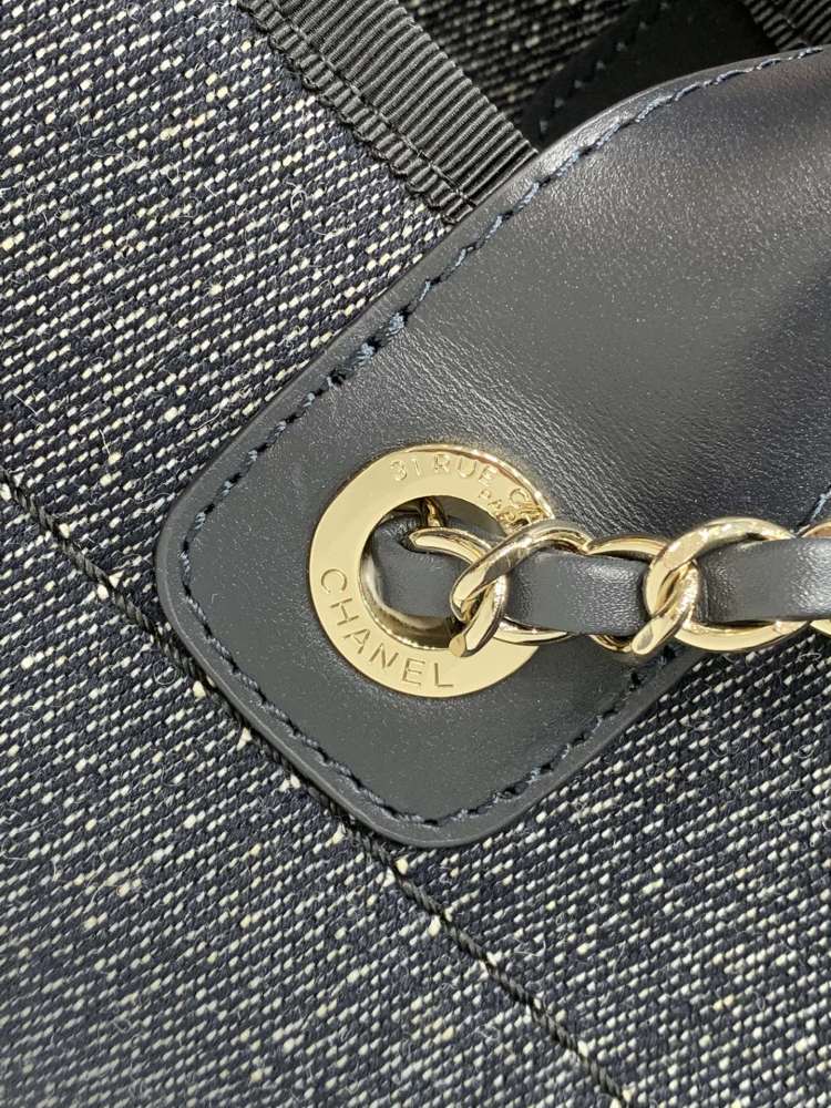 Chanel 22S beach Tote shopping bag  34cm mirror boutique